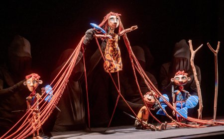 Decembrie la Teatrul Maghiar de Stat „Csiky Gergely”: o lună marcată de premiera unui spectacol bazat pe un text mereu actual