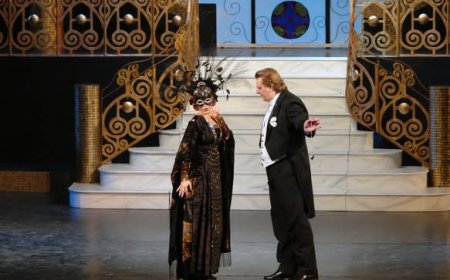 „LILIACUL”, PE SCENA OPEREI