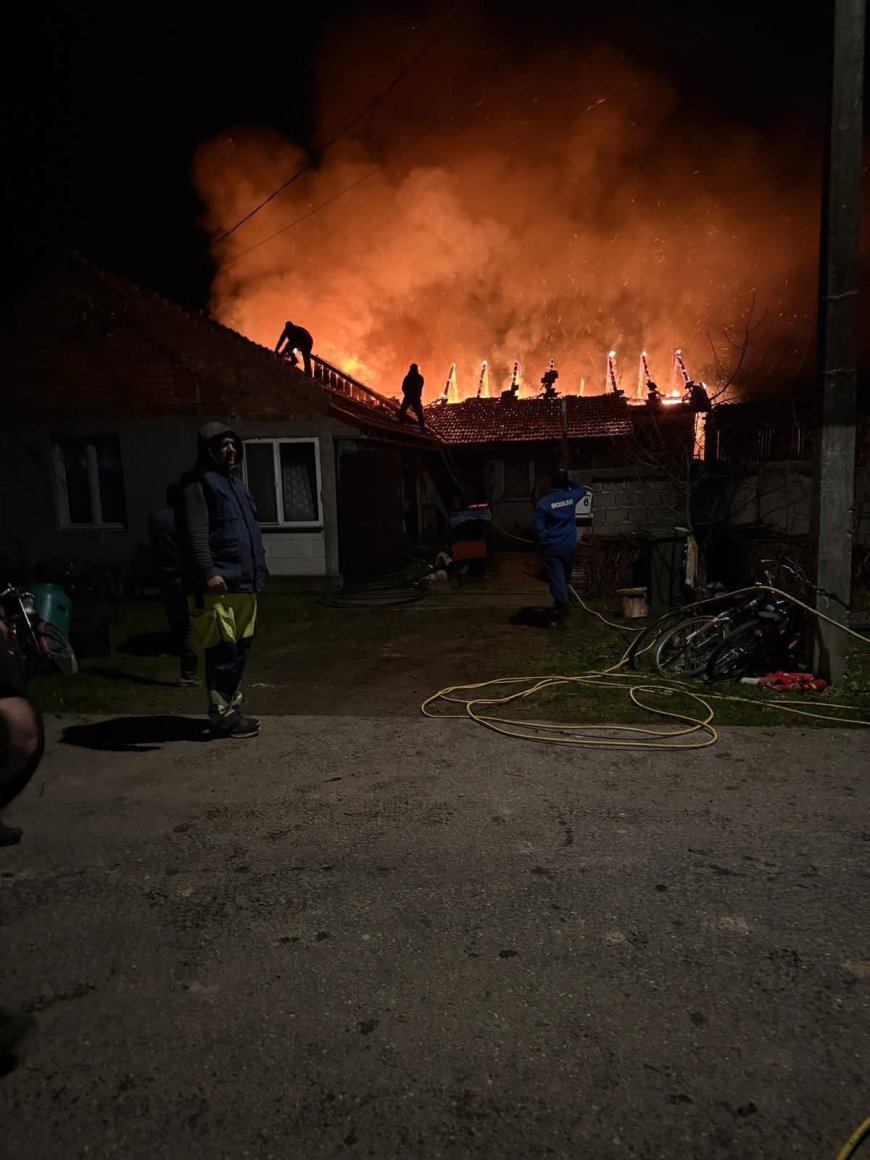 INCENDIU DEVASTATOR ÎN SUSANI: FAMILIE RĂMASĂ FĂRĂ CASĂ