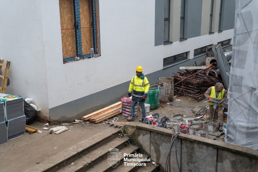Lucrările de modernizare la Școala Gimnazială nr. 30 au fost reluate
