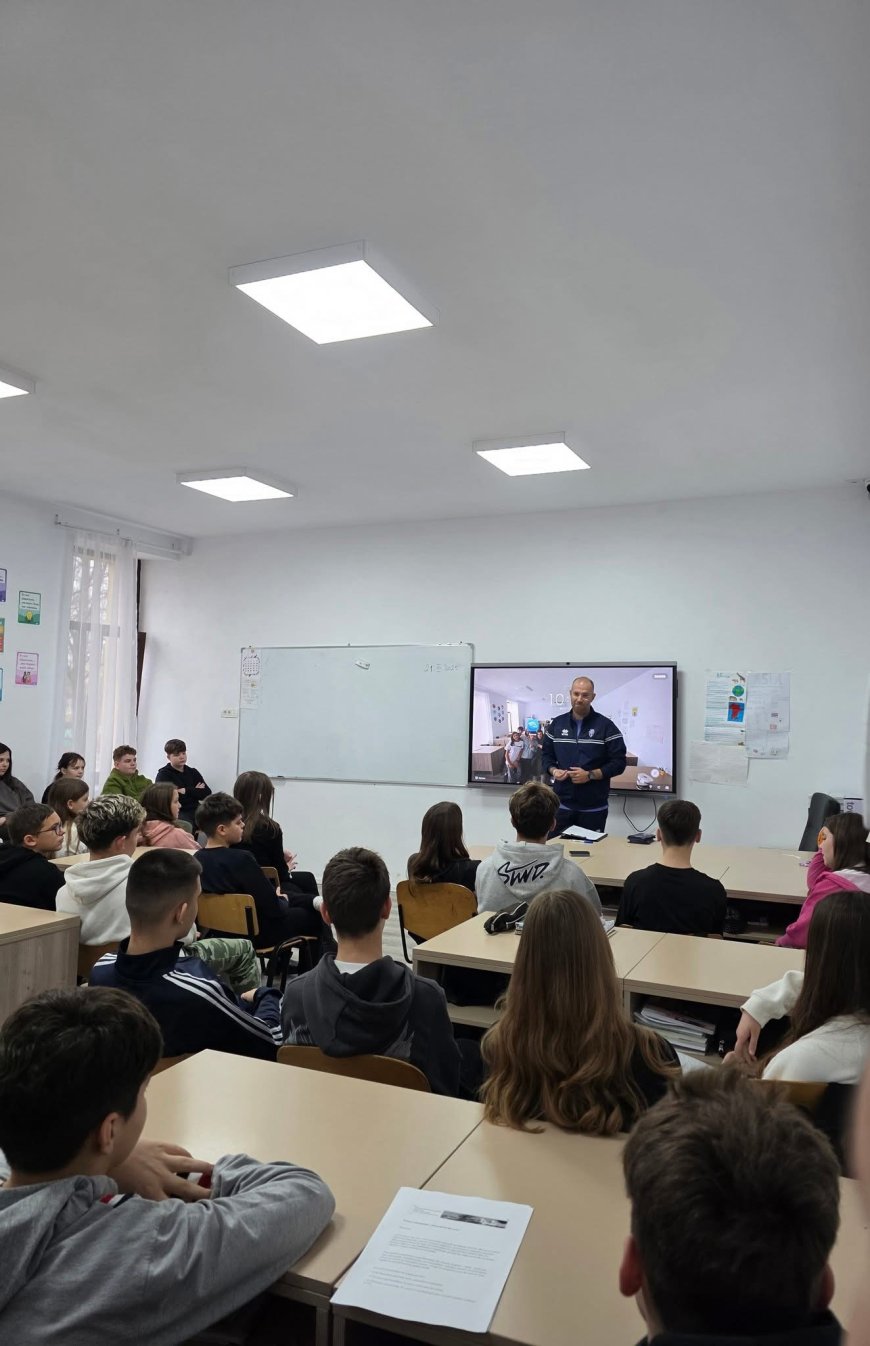 „Fii propriul tău erou”: elevii Școlii Gimnaziale Șandra învață de la un profesionist