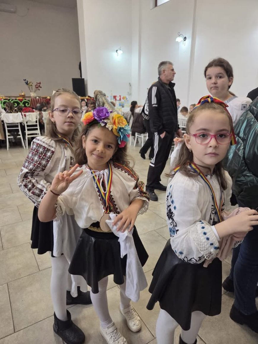 Ziua Națională, sărbătorită cu emoție la Școala Dalboșeț