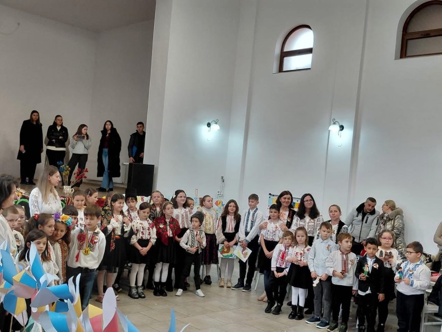 Ziua Națională, sărbătorită cu emoție la Școala Dalboșeț