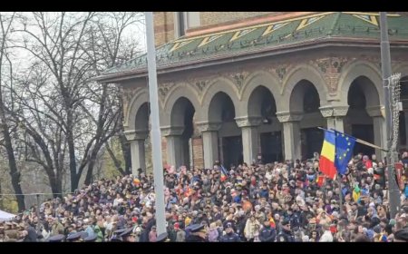 DEPUNERI DE COROANE, SLUJBA RELIGIOASĂ ȘI PARADA MILITARĂ, ÎN CENTRUL TIMIȘOAREI