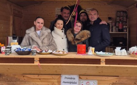 CĂSUȚA LUI MOȘ CRĂCIUN ÎN CARANSEBEȘ, PLINĂ DE COPII