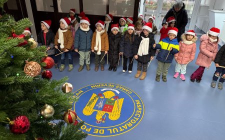 POLIȚIȘTII CĂRĂȘENI AU FOST COLINDAȚI
