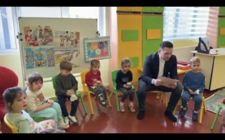 COSMIN CHIRA LE-A CITIT POVEȘTI PREȘCOLARILOR