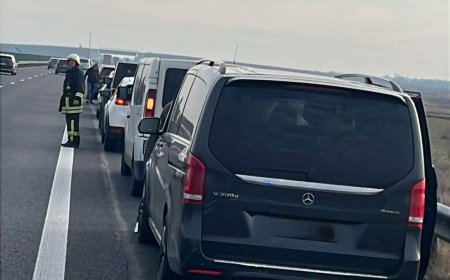 CARAMBOL CU 8 AUTOTURISME IMPLICATE