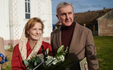 FAMILIA REGALĂ A ROMÂNIEI, LA BISERICA ORTODOXĂ DIN SĂVÂRȘIN