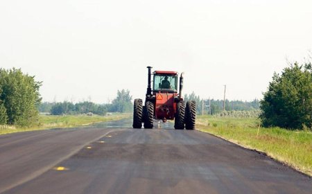A BĂUT ȘI A PLECAT CU TRACTORUL PRIN SATCHINEZ