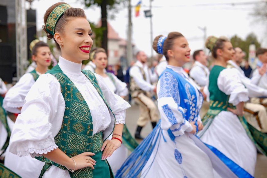Târgul de Crăciun de la Giroc și-a deschis porțile astăzi: spectacole zilnice și artiști renumiți între 1 și 20 decembrie 2025