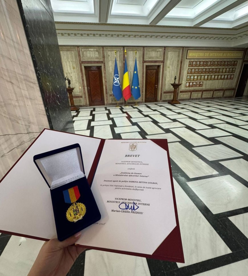 Agentul de poliție Golban Sabrina Betina, decorată cu Emblema de Onoare a MAI