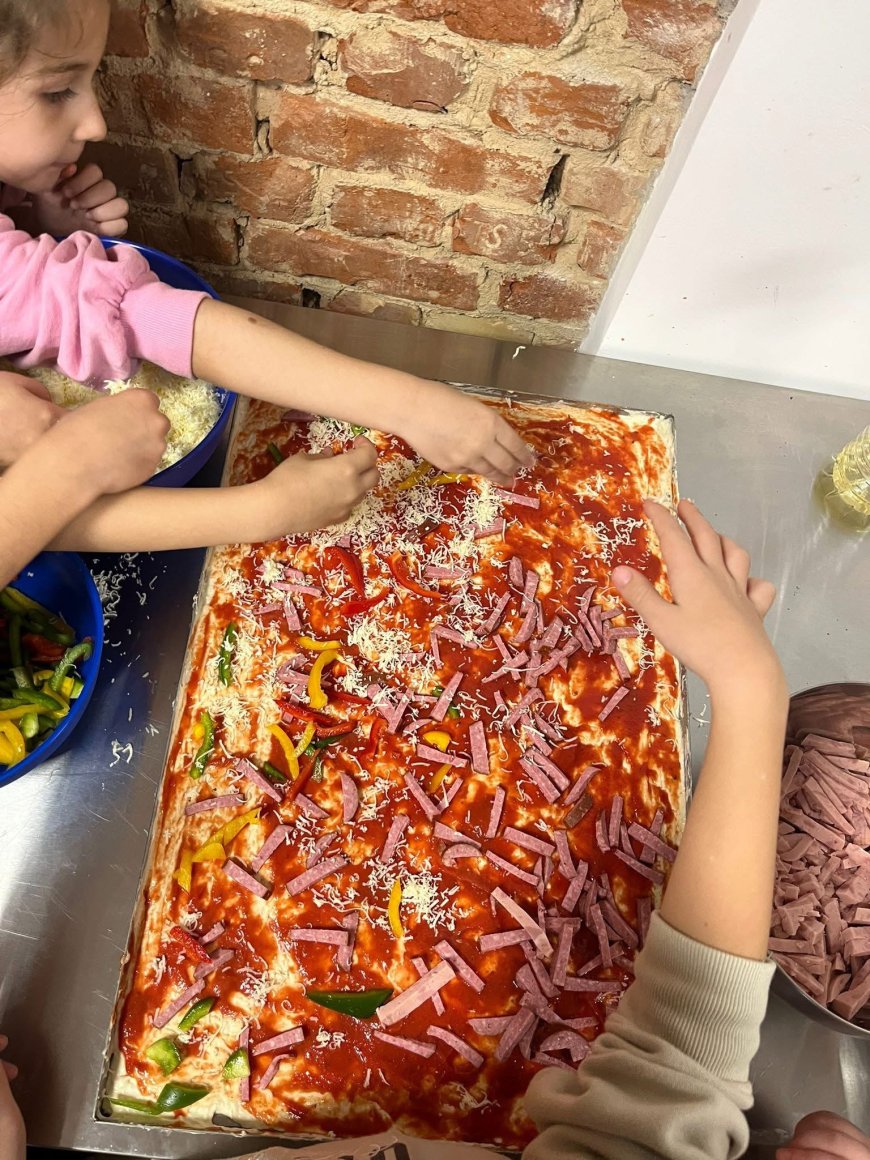 PIZZA ȘI VOIE BUNĂ LA ȘCOALA ALTFEL