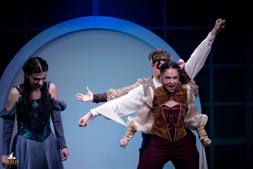 „SIRENA” – o lume care se deschide între ape și cer la Teatrul Merlin