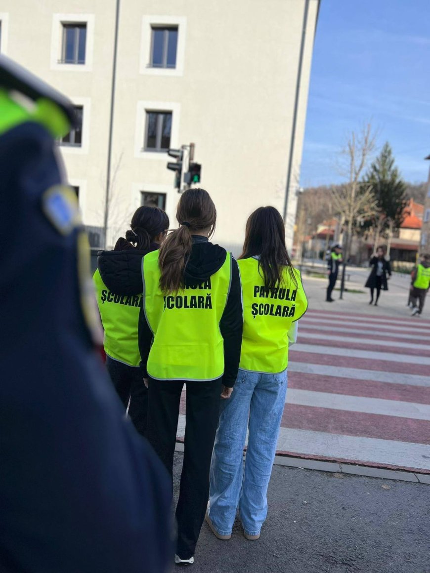 PATRULA ȘCOLARĂ, DIN NOU PE STRĂZI