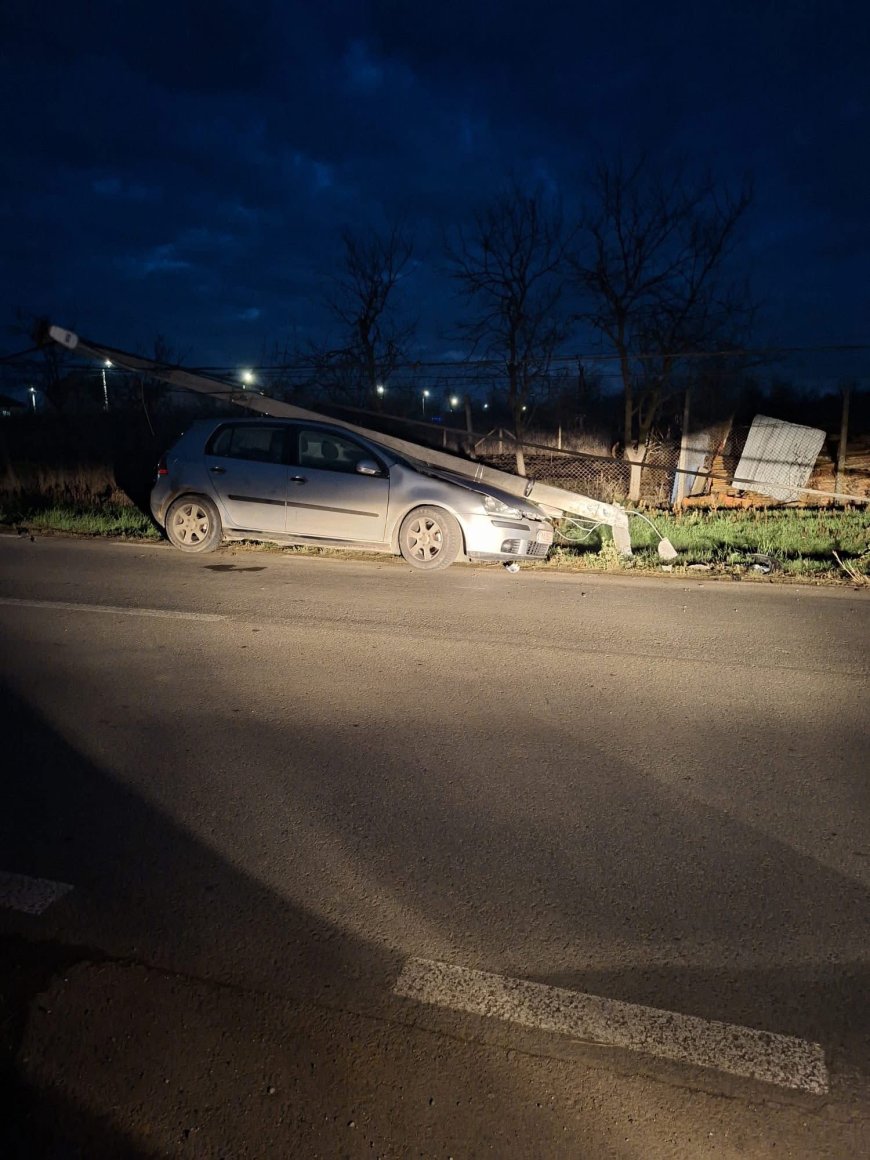 UN ACCIDENT RUTIER A LĂSAT FĂRĂ CURENT ELECTRIC LOCALITATEA IANOVA