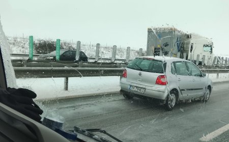 UN ACCIDENT PE AUTOSTRADĂ A DAT TRAFICUL PESTE CAP
