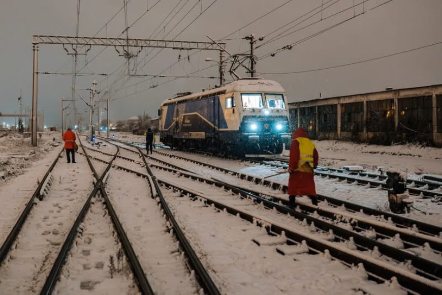 INTERVENȚII CFR ÎN VESTUL ȚĂRII, PE FONDUL AVERTIZĂRILOR METEO
