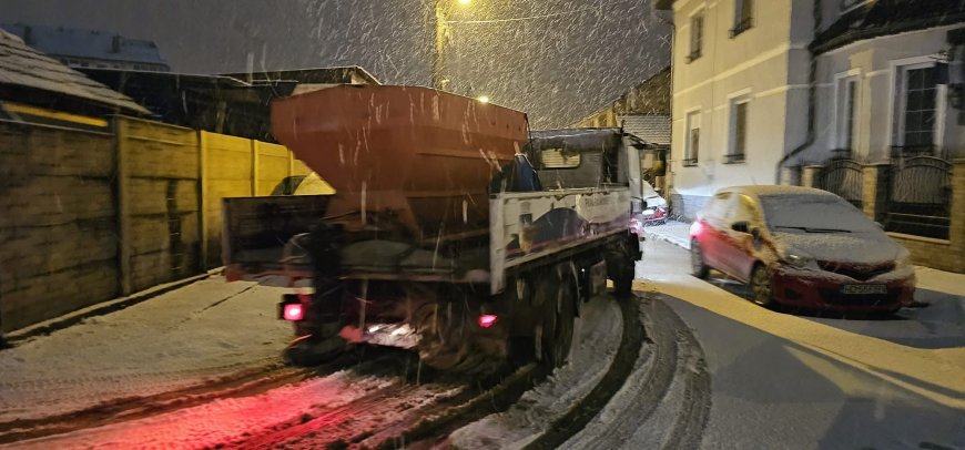 Deszăpezire în Hunedoara încă din cursul nopții