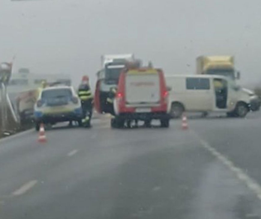 CIOCNIRE VIOLENTĂ PE O ȘOSEA DIN TIMIȘ! FEMEIE RĂNITĂ!