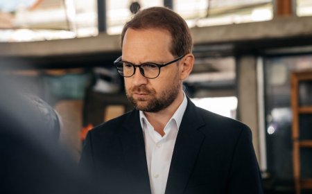 Dominic Fritz acuză PSD și AUR că blochează numirea unui nou Avocat al Poporului