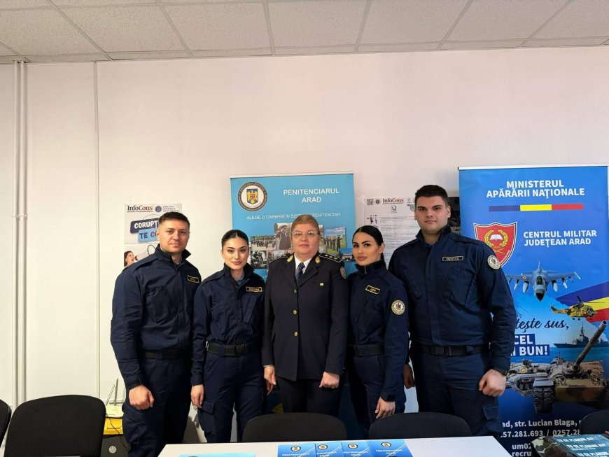 Polițiștii de penitenciare, prezenți la Bursa locurilor de muncă pentru femei