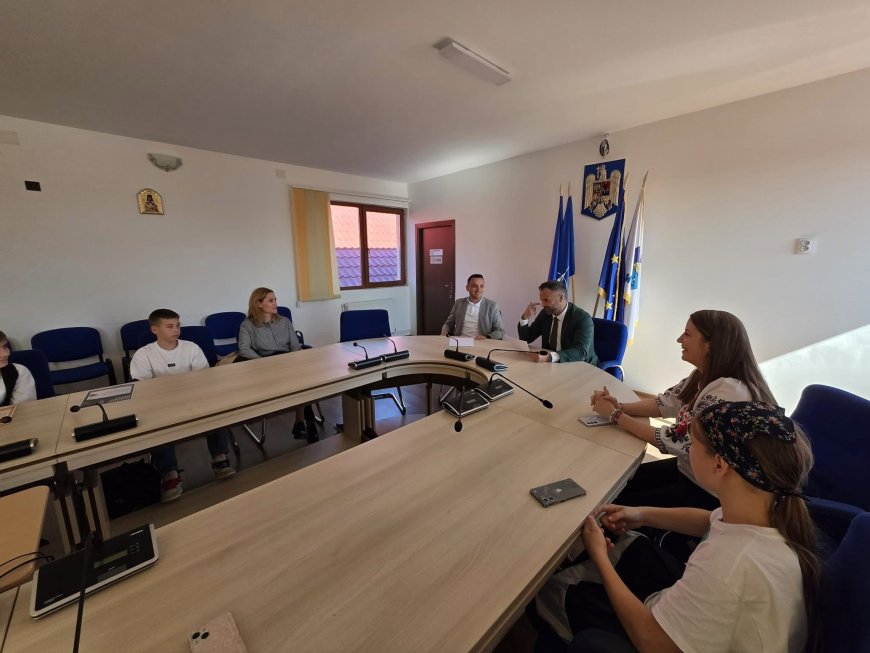 Elevii din Giarmata, implicați într-un program de leadership