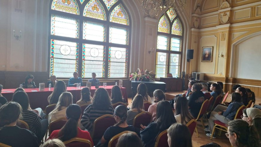 Cristian Preda, dialog cu elevii „Carmen Sylva” la Bookfest 2026