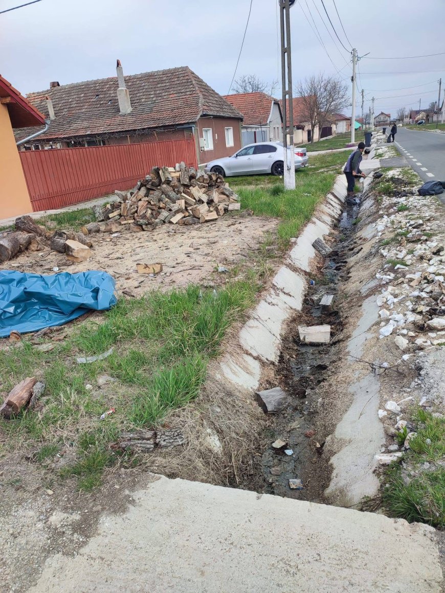 Curățenie de primăvară în comuna Măureni