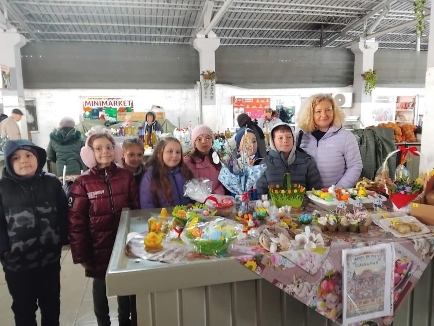 Elevii din Moldova Nouă au animat Târgul de Paște