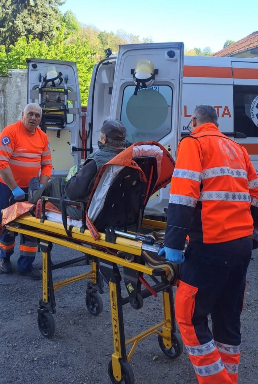 UN SUBOFIȚER A SALVAT VIAȚA UNUI BĂRBAT PRĂBUȘIT PE STRADĂ