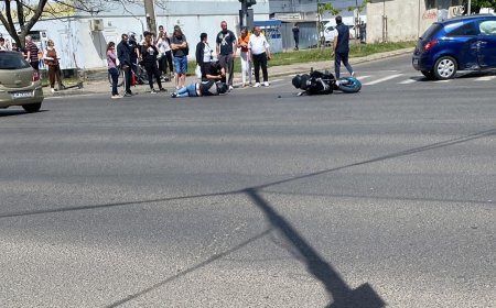 Motociclist izbit de mașină