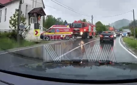 Accident pe DN68, între Băuțar și Oțelu Roșu. Un camion și un autoturism au fost implicate!