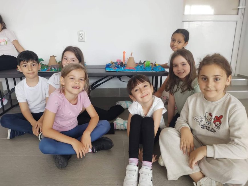 Elevii Clasei Pregătitoare J de la Liceul „David Voniga” au recreat habitatele animalelor în cadrul unui proiect educativ