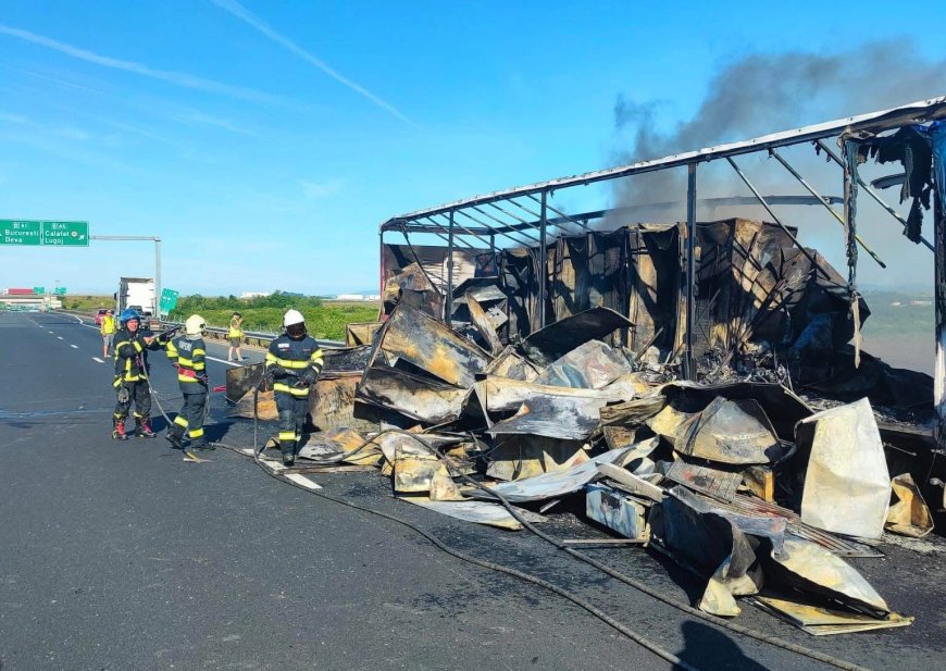 TIR cu vitrine frigorifice, cuprins de foc în mers la Balinț