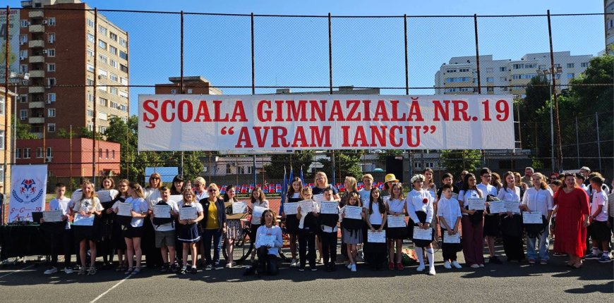 Elevii de la „Avram Iancu” premiați la concursul „Arta Reciclării”