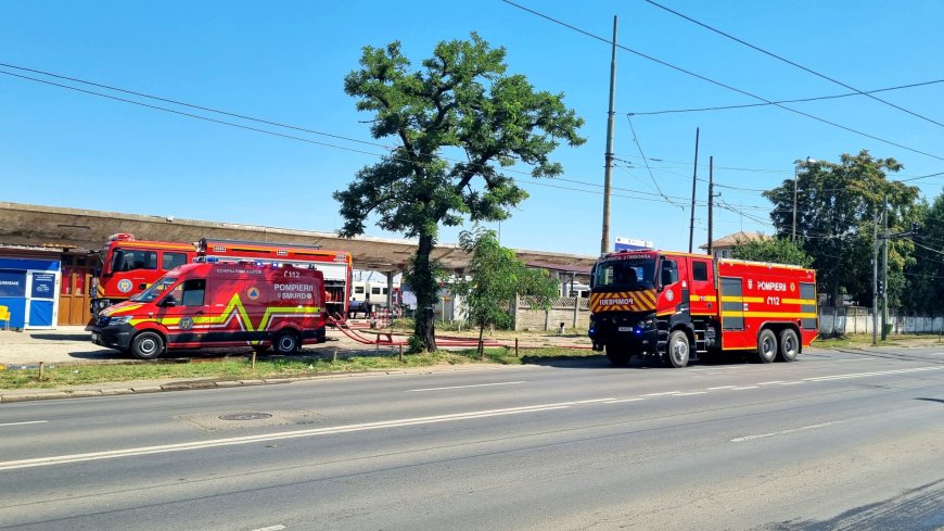 Vehicul feroviar în flăcări