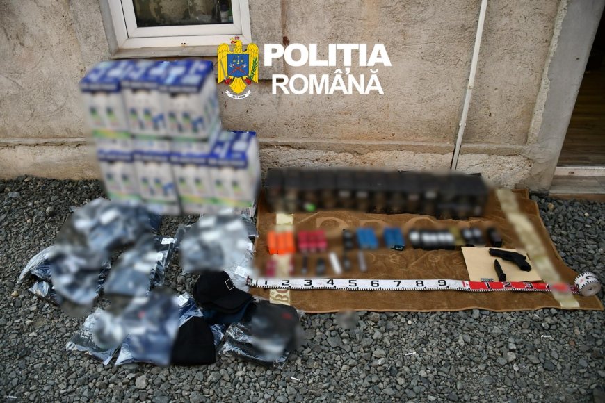 Armă și produse suspecte, descoperite la percheziții în Arad