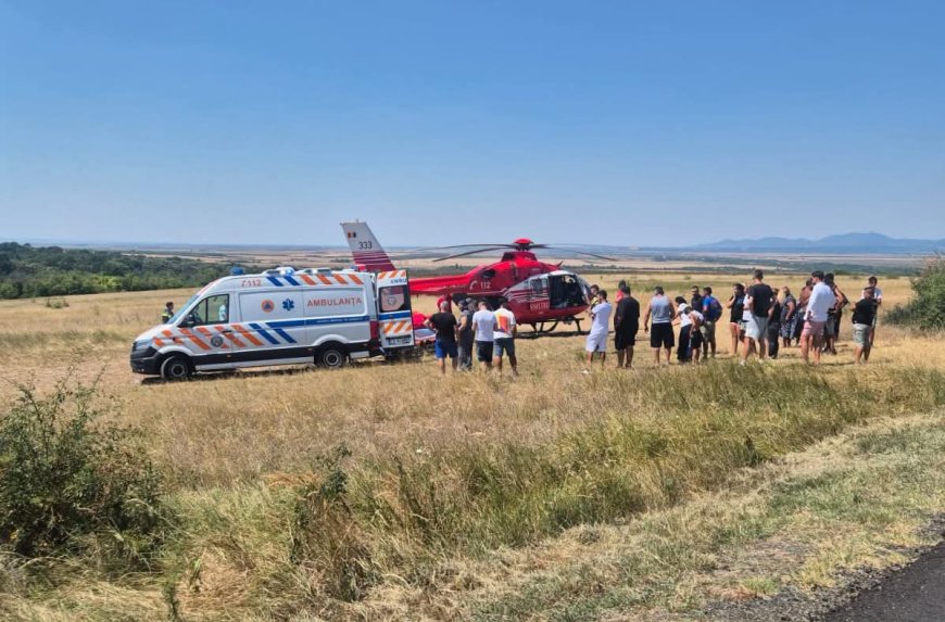 Impact violent între o mașină și o motocicletă