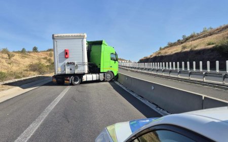 Autotren defect, trafic blocat pe A6, la Țipari