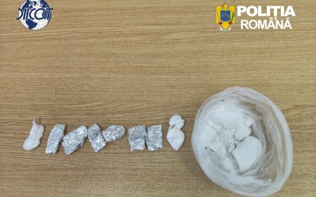Prins în flagrant cu droguri în mașină
